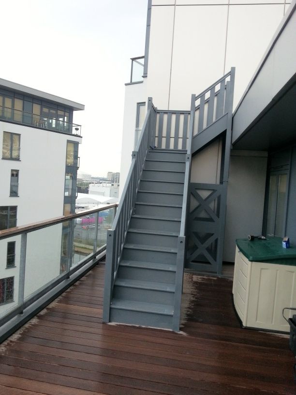 Temporary outdoor staircase