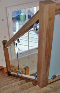 Vision glass balustrade with brackets