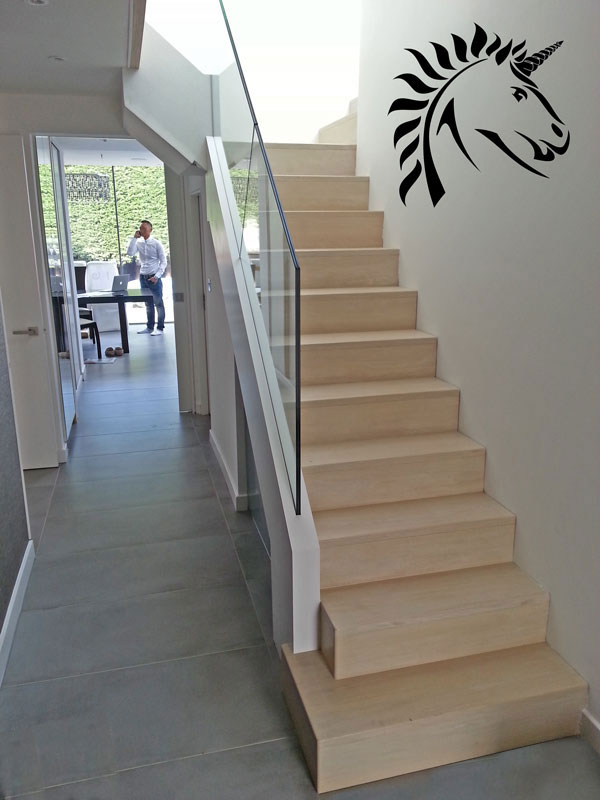 Marion Oak Staircase with Framelsss Glass balustrades