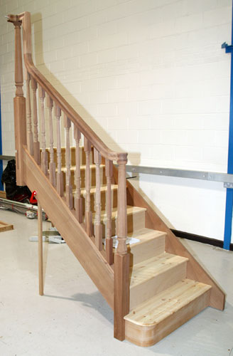 Continuous handrail