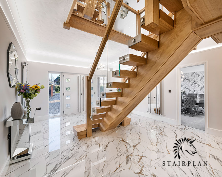 Oak staircase with oak centre spine construction
