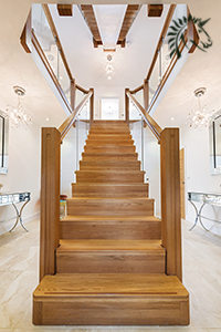 z-vision-oak-central-feature-staircase
