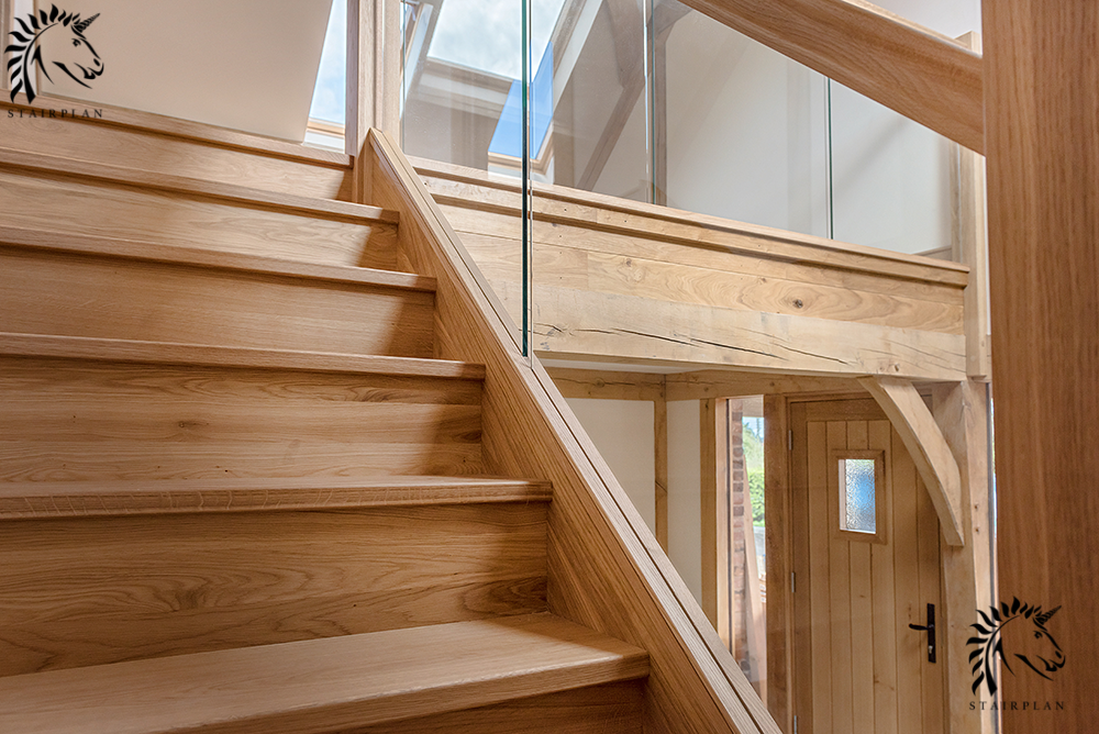 luxury oak staircases with inline glass balustrade