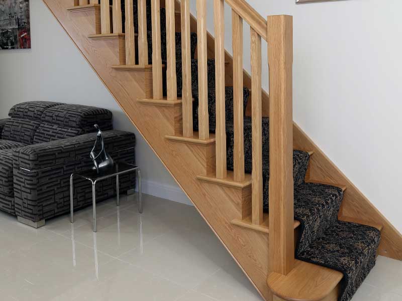 Made-to-measure oak staircase manufactured by Stairplan