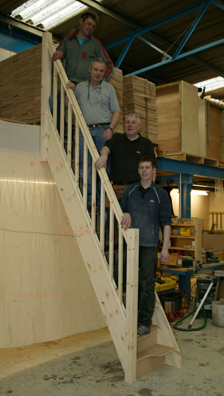 4 Men on the Poundsaver Spacesaver