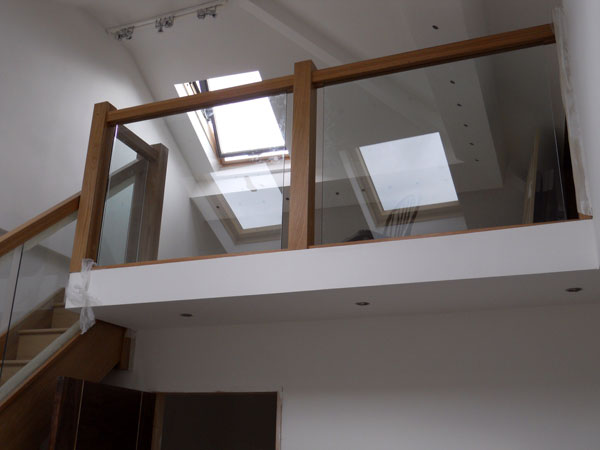 Landing Handrail with Oak and Glass