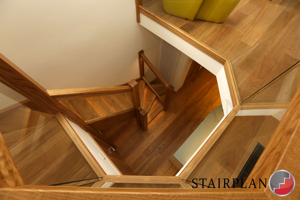 oak staircases from stairplan staircase manufacturers.