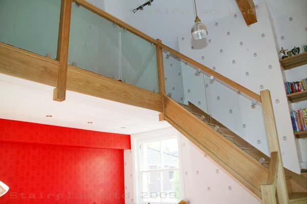 vision glass is 8mm toughened glass