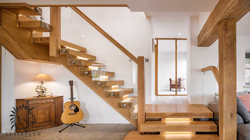 Oak Double turn x-vision staircase