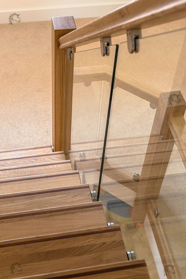 oak z-vision staircase with glass balustrade